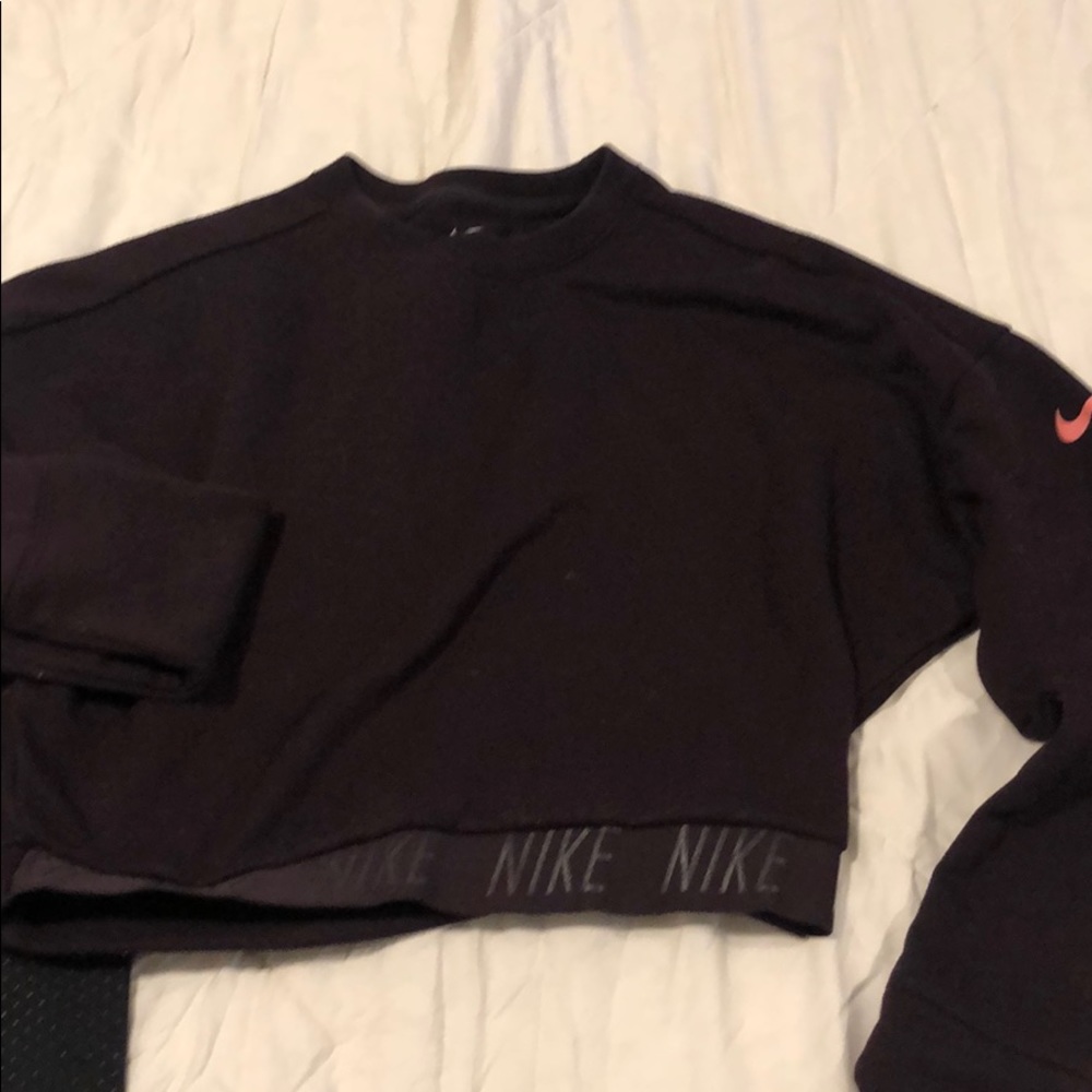 Nike pull over cropped and Zella leggings